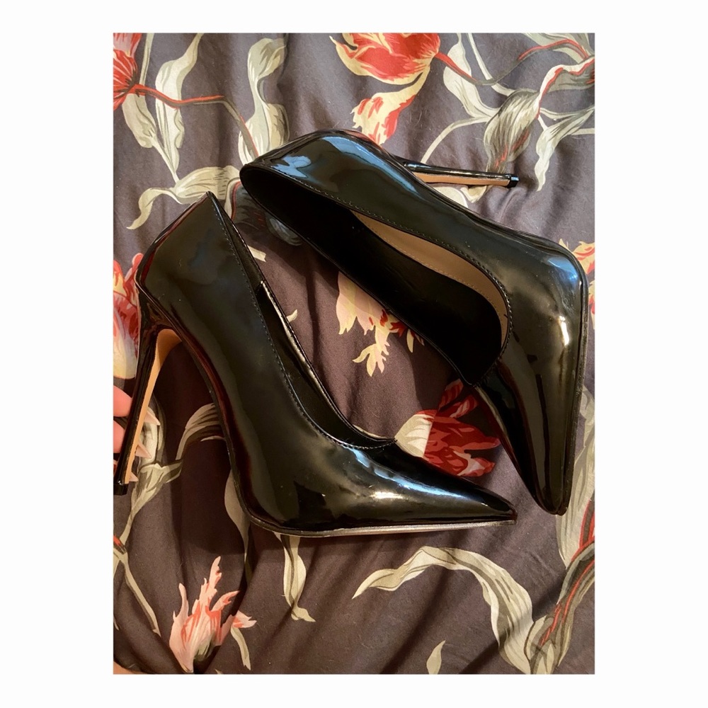 Heels - Picture 3 of 3
